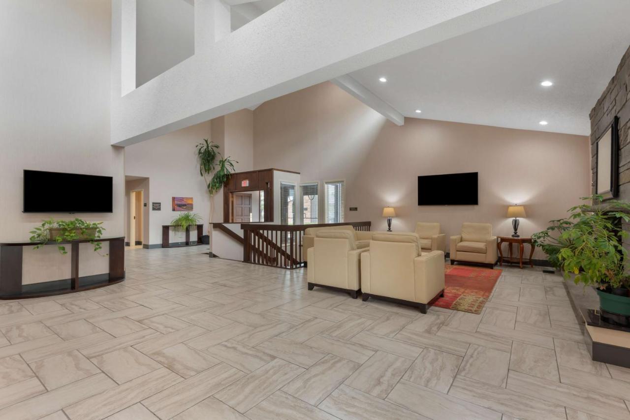 Best Western University Inn Итака Екстериор снимка