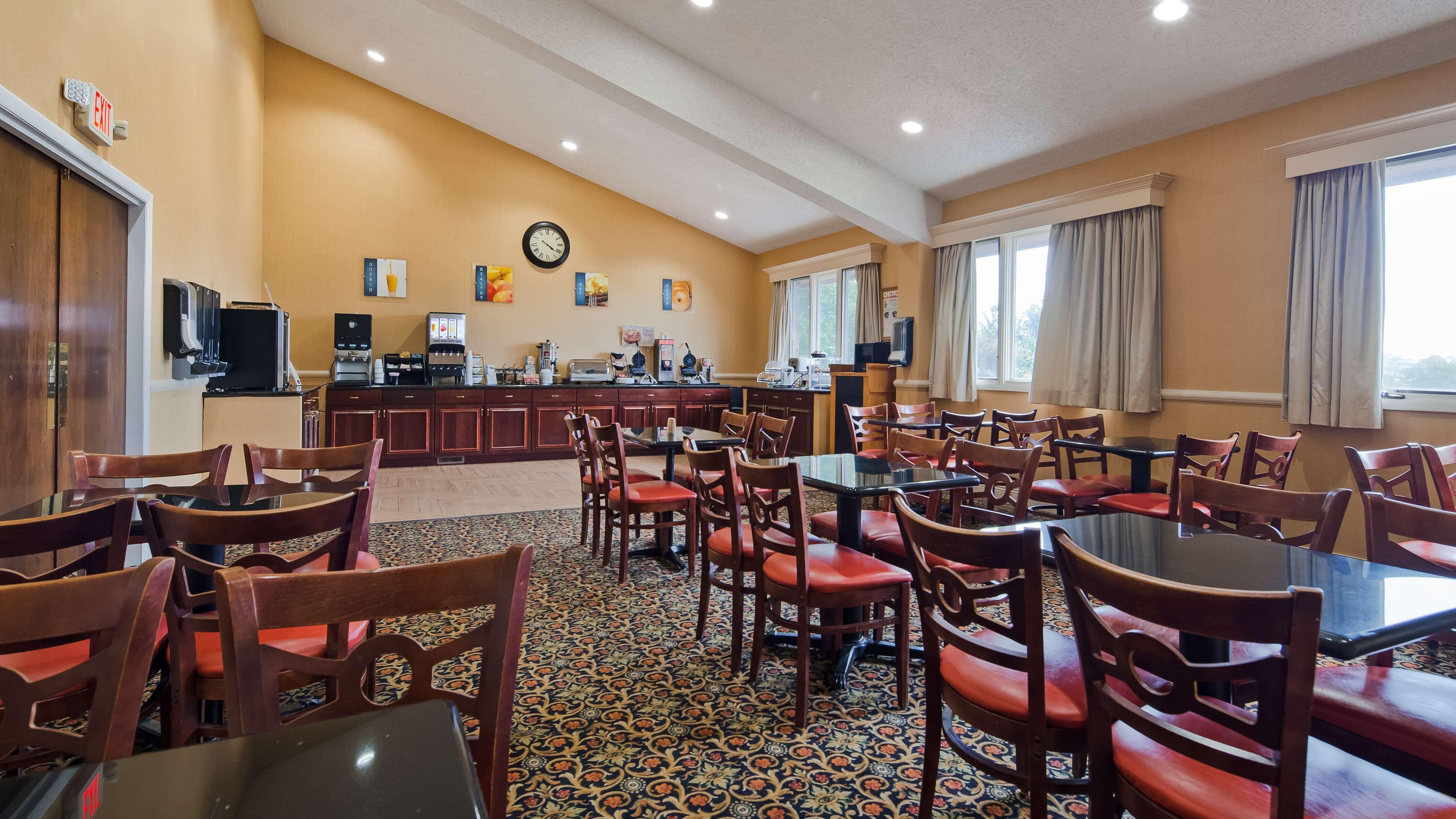 Best Western University Inn Итака Екстериор снимка