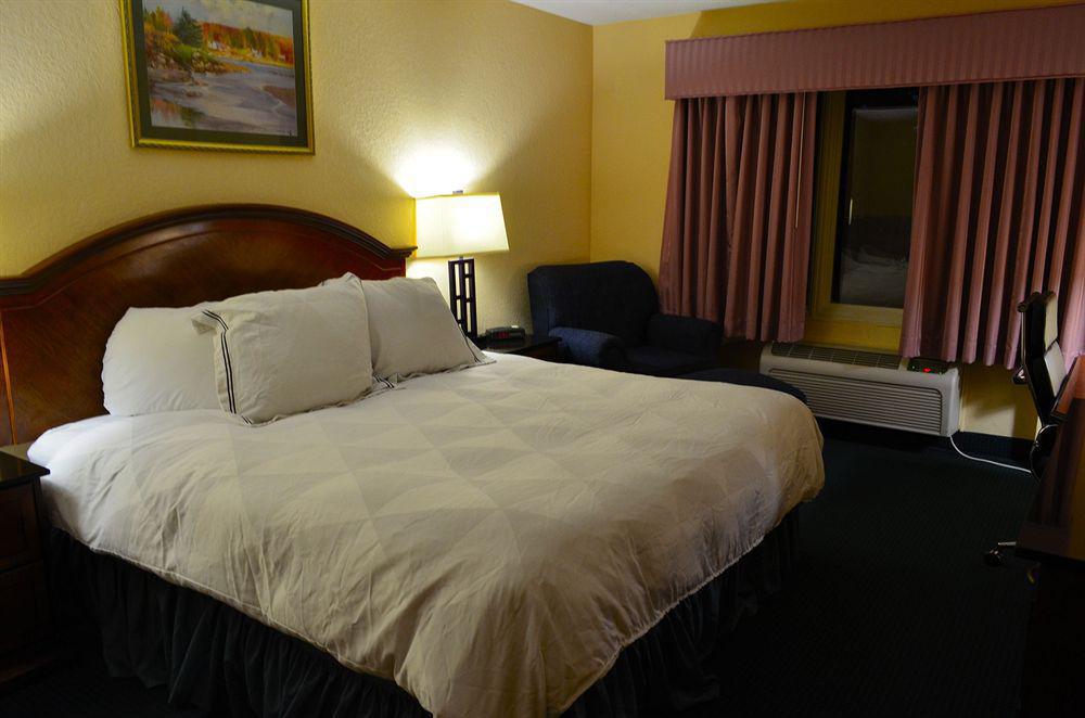 Best Western University Inn Итака Екстериор снимка